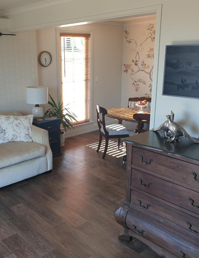 Blue Bell Cottage. Serene Luxury Farmstead Lower Moutere Экстерьер фото