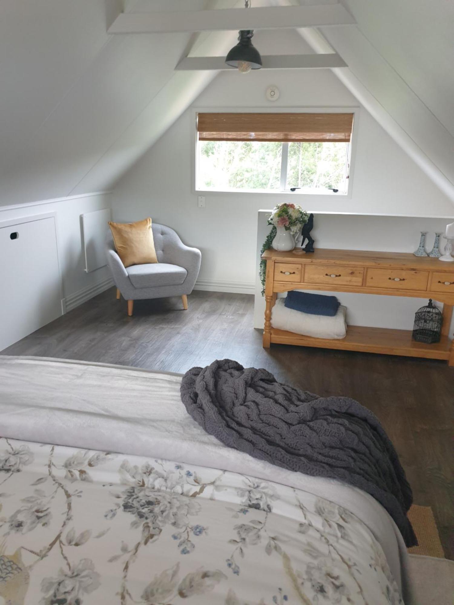 Blue Bell Cottage. Serene Luxury Farmstead Lower Moutere Номер фото